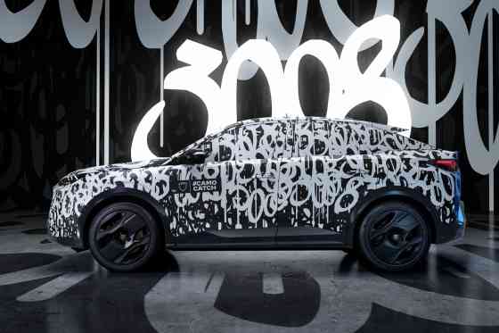 Peugeot teases hip and high-tech E-3008 image