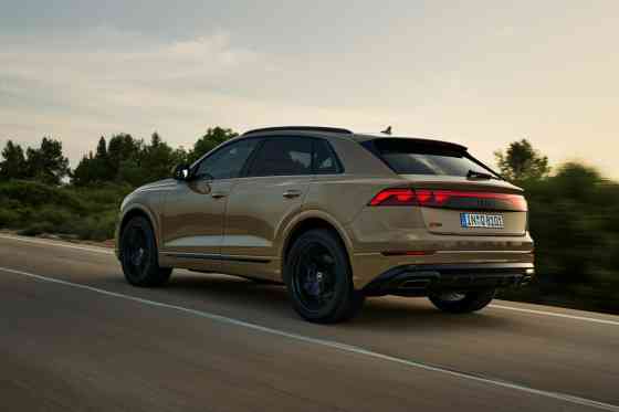 2024 Audi Q8 lets you choose your lighting signature image
