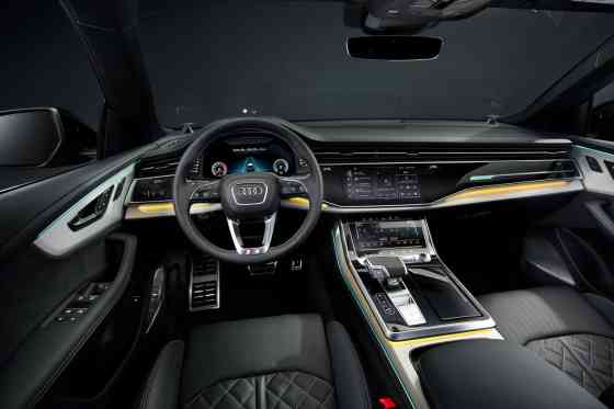 2024 Audi Q8 lets you choose your lighting signature image
