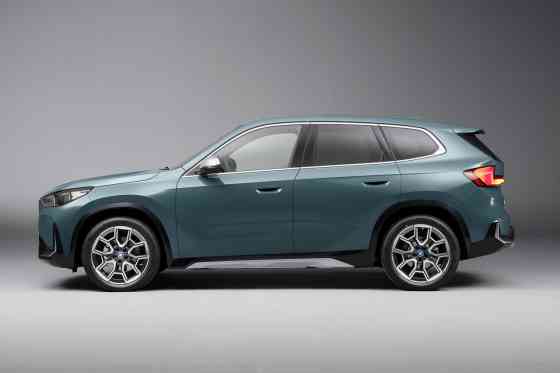 BMW reveals entry-level iX1 EV with up to 475 km of range image
