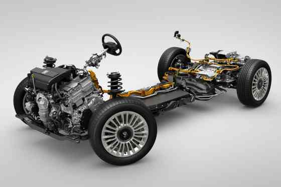 Toyota Century SUV image