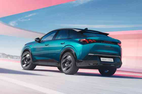 Here&rsquo;s your first look at the 2024 Peugeot E-3008 image