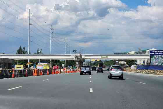 Girder installation for CAVITEX C5 Link R-1 Interchange is a success image