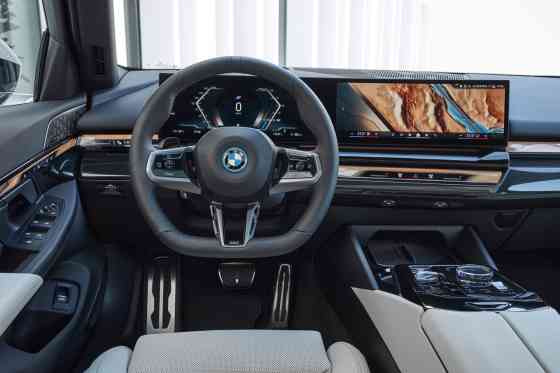 First Drive: BMW i5 eDrive40 and M60 xDrive image