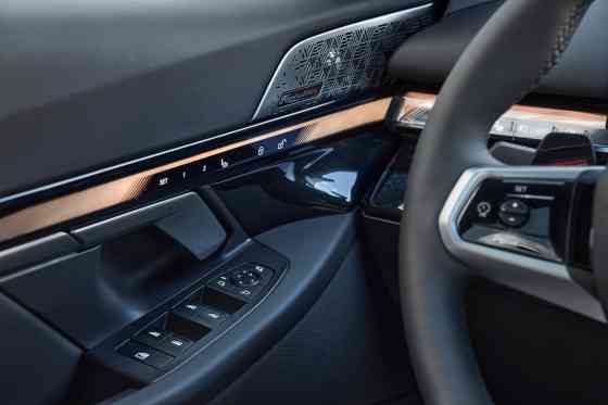 First Drive: BMW i5 eDrive40 and M60 xDrive image