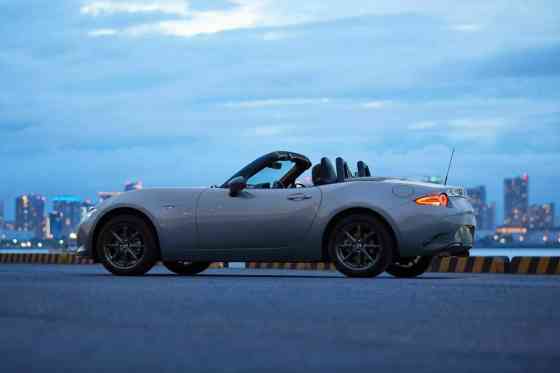 2024 Mazda MX-5 refresh is proof roadsters are still fun cars image
