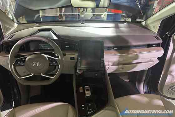 2024 Hyundai Custin minivan starts at PHP 1.770M image