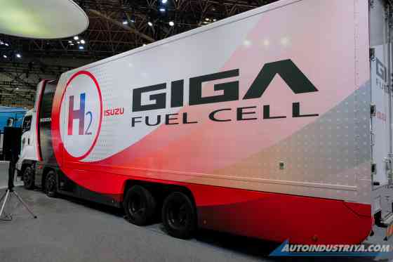 Isuzu Giga Fuel Cell EV truck can do 800 km without a drop of fuel image