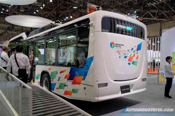 Isuzu Erga EV bus image