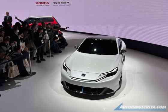 Honda is bringing back the Prelude as a sports EV coupe image
