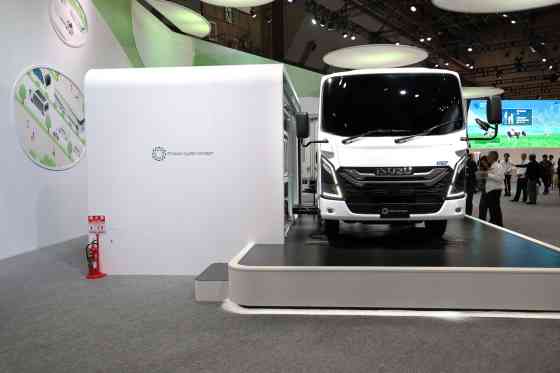 This concept by Isuzu can swap-out EV batteries in only 2 minutes image