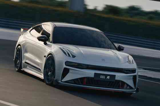 Geely Zeekr 001 FR has a thing called 'Raikkonen mode' image