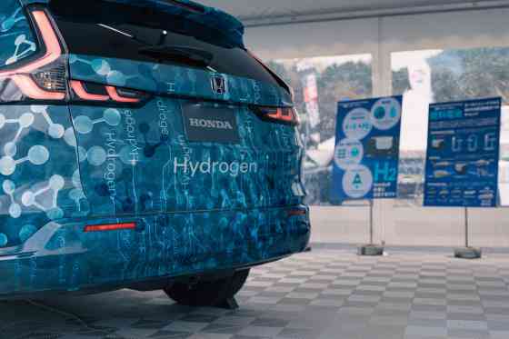 Hydrogen-powered Honda CR-V e:Fuel Cell coming in 2024 image