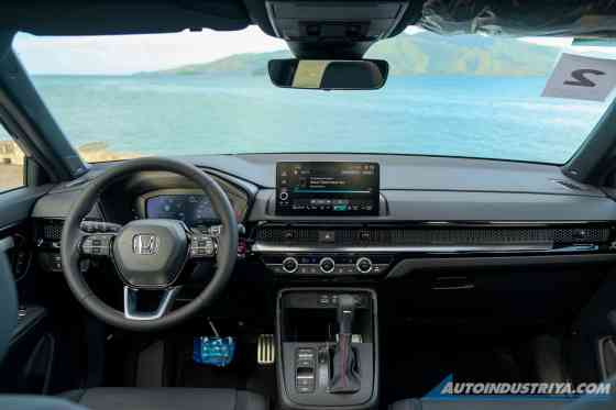 First Drive: 2024 Honda CR-V e:HEV, VTEC Turbo (NO TEXT) First Drive: 2024 Honda CR-V e:HEV, VTEC Turbo (NO TEXT) image