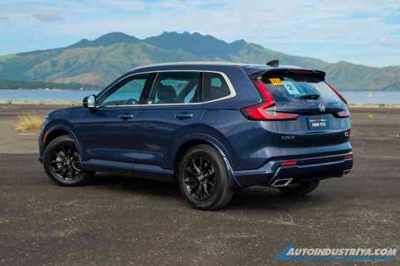 First Drive: 2024 Honda CR-V e:HEV, VTEC Turbo (NO TEXT) First Drive: 2024 Honda CR-V e:HEV, VTEC Turbo (NO TEXT) image