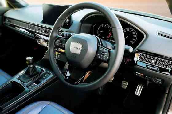 Mitsuoka turns Civic into a Dodge Challenger look-alike image