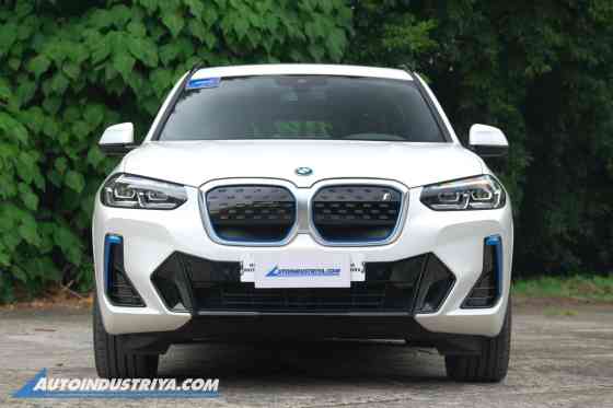 BMW IX3 image