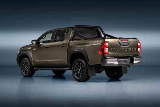 Electro-Lux: Toyota reveals 2024 Hilux Hybrid with 48V system image