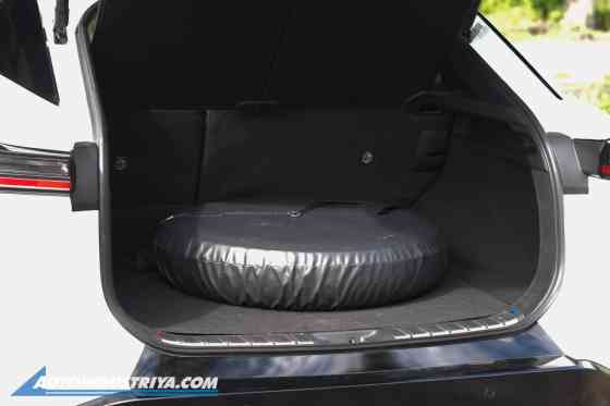 2023 Lexus RZ 450e image