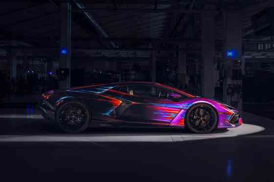 Lamborghini turns Revuelto into a moving art piece image