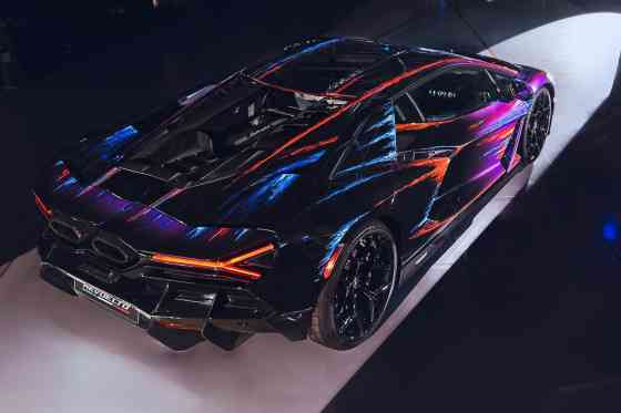 Lamborghini turns Revuelto into a moving art piece image