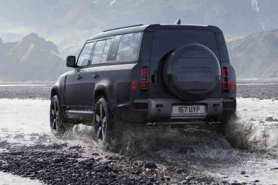 Lr Defender V8 image