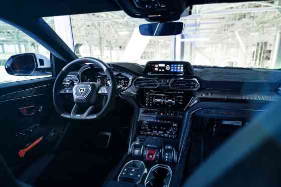 This Lamborghini Urus is ready for (police) duty image