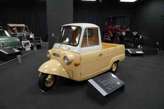 Mitsubishi Auto Gallery image