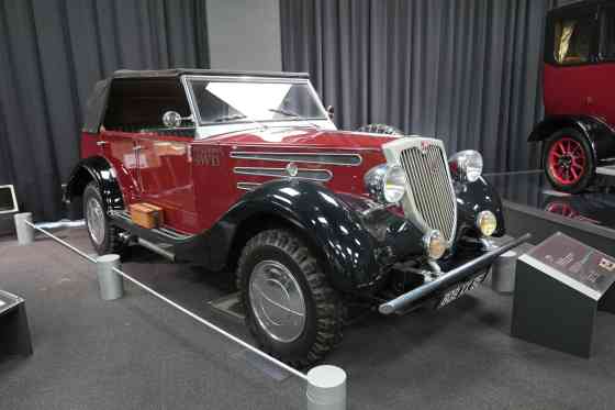 Mitsubishi Auto Gallery image