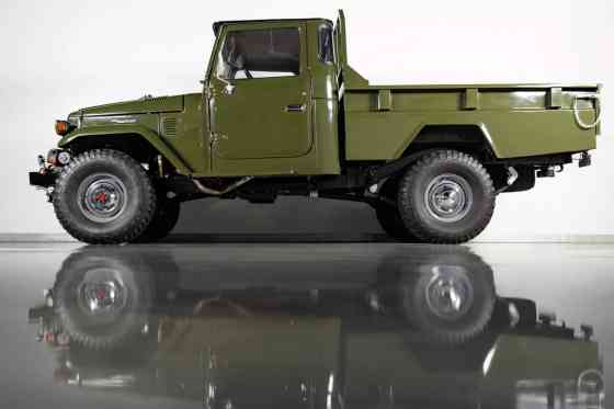 We want this restored 1983 Toyota FJ45 Land Cruiser image
