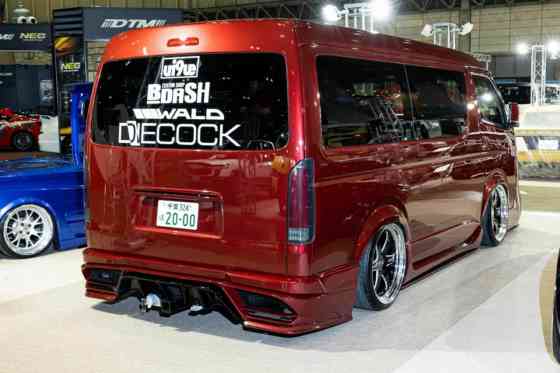 Hiace 300: Japanese tuner does an LC face-swap image
