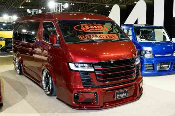 Hiace 300: Japanese tuner does an LC face-swap image