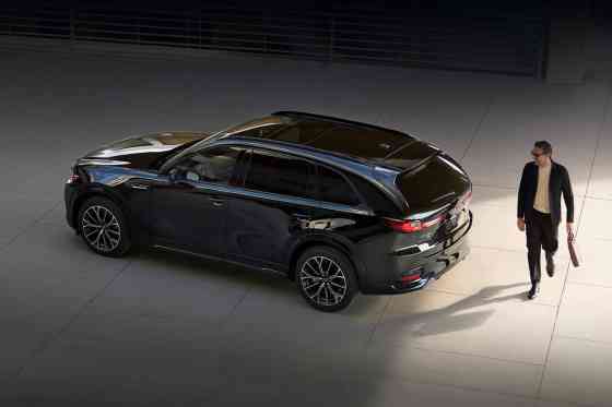 2025 Mazda CX-70 is the CX-90 without a third-row image