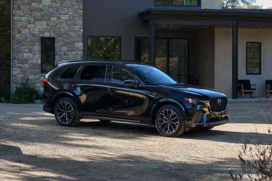 2025 Mazda CX-70 is the CX-90 without a third-row image