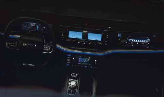 2025 Jeep Wagoneer S EV revealed with over 600 PS, four screens image