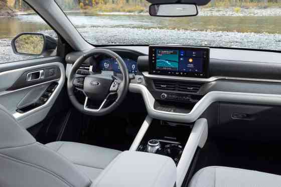 2025 Ford Explorer refreshed, drops hybrid variant image