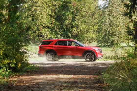 2025 Ford Explorer refreshed, drops hybrid variant image