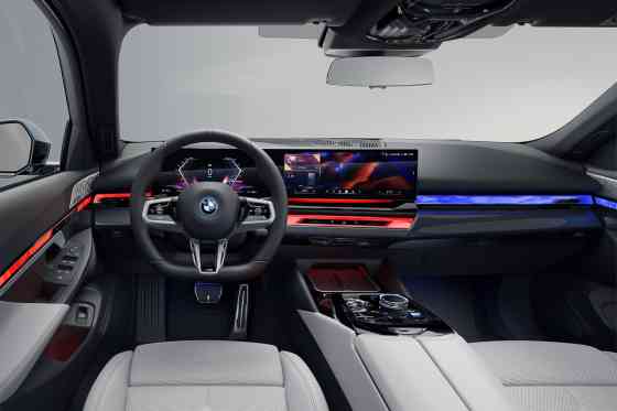 We want the 2025 BMW 5 Series Touring here in PH image