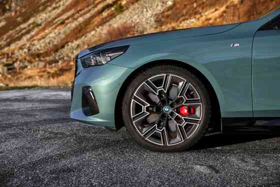 We want the 2025 BMW 5 Series Touring here in PH image