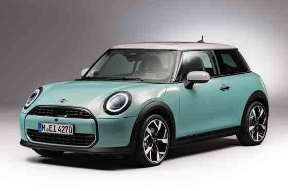 Mini debuts 2025 Cooper hatch with ICE power image