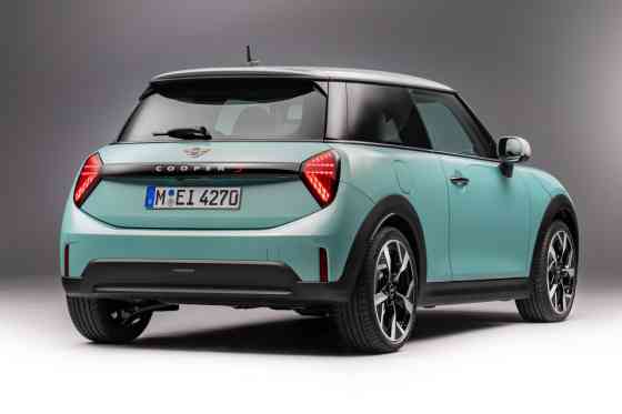 Mini debuts 2025 Cooper hatch with ICE power image