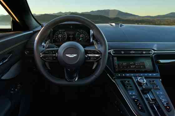 Aston Martin Vantage gets 665 PS V8 for 2025 image