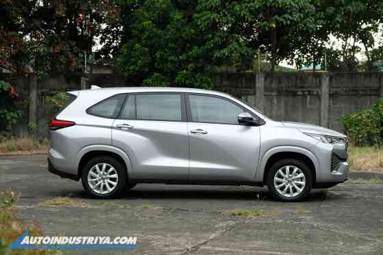 TOYOTA INNOVA ZENIX image