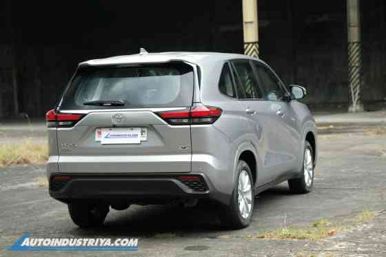 TOYOTA INNOVA ZENIX image