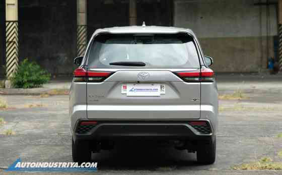 TOYOTA INNOVA ZENIX image