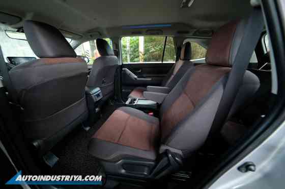 TOYOTA INNOVA ZENIX image