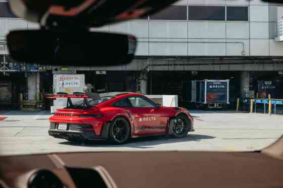 This Porsche 911 GT3 RS is on duty for your connecting flight image