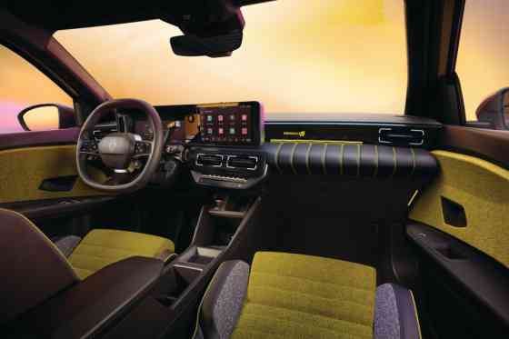 Renault 5 returns as E-Tech EV hatchback image