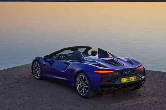 McLaren Artura Spider can leap from 0-100 km/h in 3 seconds image