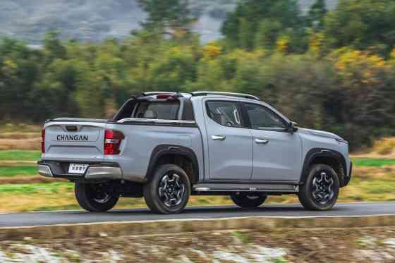 2024 Changan Hunter EREV is one badass hybrid pickup truck image